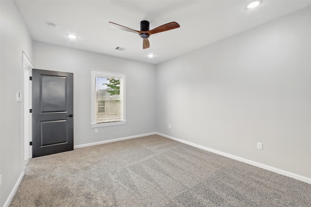 4719 Mallow St, Houston, TX 77033 - carpeted empty room featuring a ceiling fan, recessed lighting, and a smoke detector