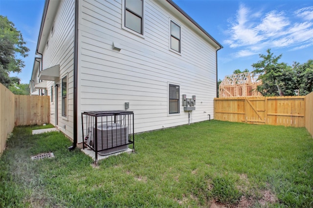 4719 Mallow St, Houston, TX 77033 - back of property with a fenced backyard