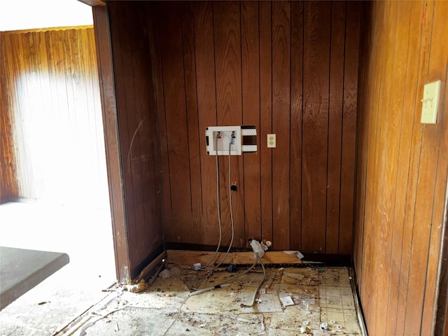 5326 Wenda St, Houston, TX 77033 - laundry view of wooden walls