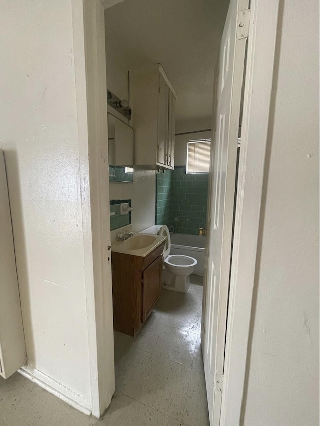 2712/2716 Berry St, Houston, TX 77004 - bathroom with vanity and tile patterned floors