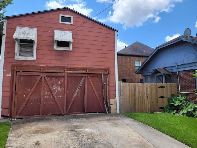 4301 Canal St, Houston, TX 77003 - view of front of property with concrete driveway