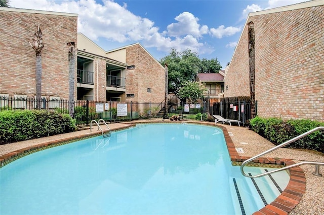 8100 Cambridge St Unit 49, Houston, TX 77054 - view of community pool