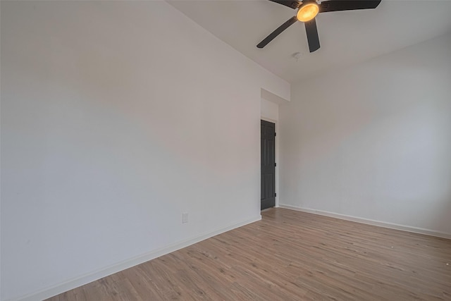 1014 13th St, Galveston, TX 77550 - empty room featuring light wood-style floors and a ceiling fan