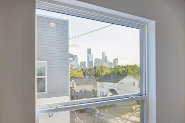 1812 Elysian St, Houston, TX 77026 - detailed view of skyline