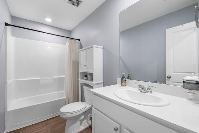 19919 Epirus Shores Dr, Hockley, TX 77447 - bathroom with wood finished floors, vanity, and shower / tub combo