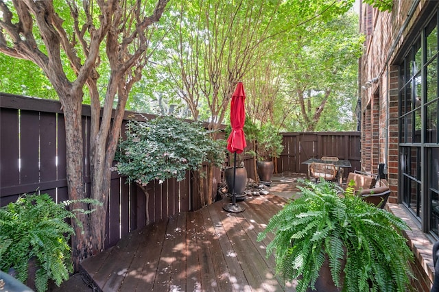 2614 Yoakum Blvd, Houston, TX 77006 - deck featuring a fenced backyard