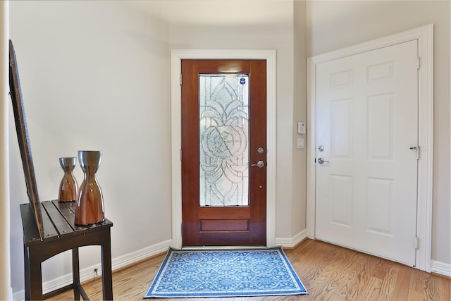 826 E 29th St, Houston, TX 77009 - foyer with light wood-type flooring and baseboards