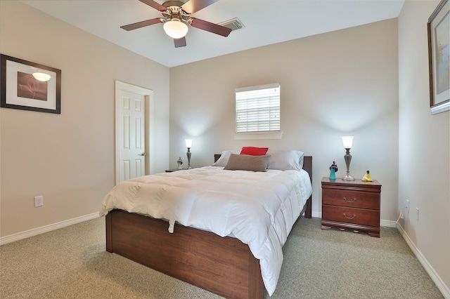 826 E 29th St, Houston, TX 77009 - bedroom with light colored carpet and a ceiling fan