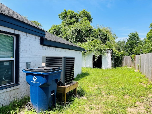 506 N Hackberry St, Sweeny, TX 77480 - view of yard with a shed