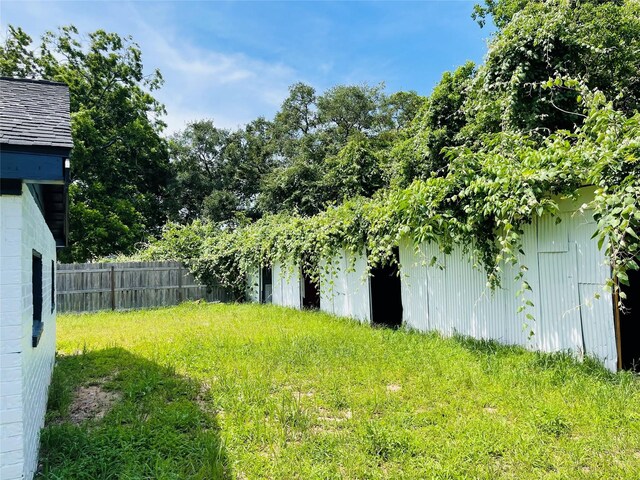 506 N Hackberry St, Sweeny, TX 77480 - view of yard