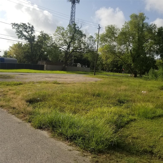 2929 Brewster St, Houston, TX 77026