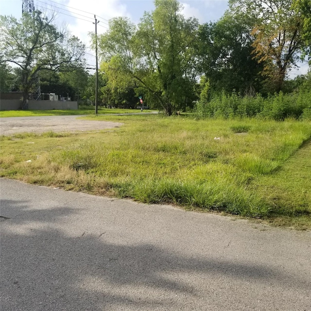 2929 Brewster St, Houston, TX 77026