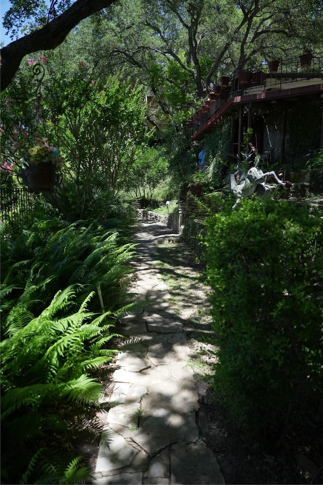 7044 Comanche Trl, Austin, TX 78732 - photo 4