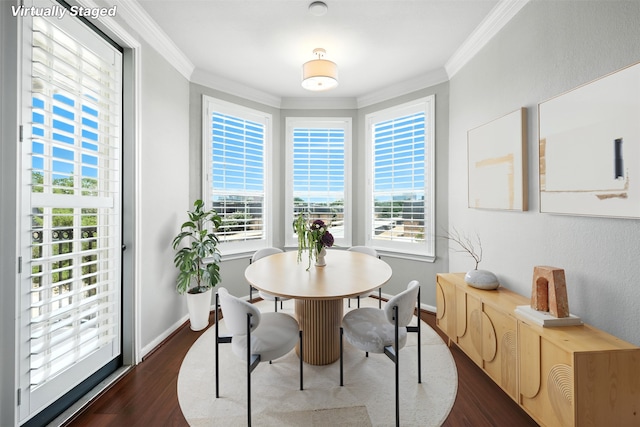 7575 Kirby Dr Unit 2204, Houston, TX 77030 - dining area featuring plenty of natural light, crown molding, and dark wood finished floors