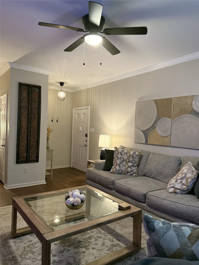 2255 Braeswood Park Dr Unit 145, Houston, TX 77030 - living area featuring crown molding, wood finished floors, and a ceiling fan