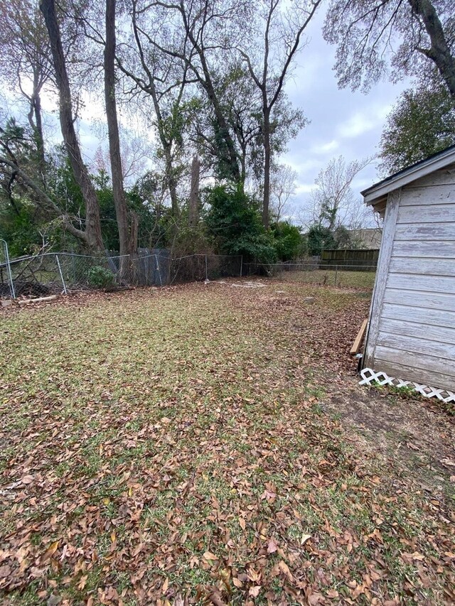406 Oriole St, Houston, TX 77018 - view of yard