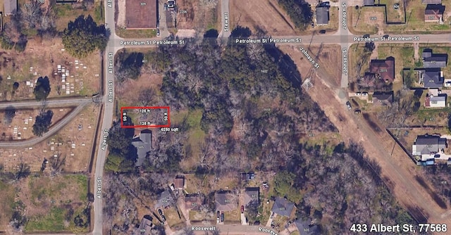 433 Albert St, La Marque, TX 77568