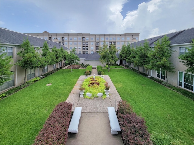 2600 Bellefontaine St Unit A21, Houston, TX 77025 - view of home's community featuring a yard