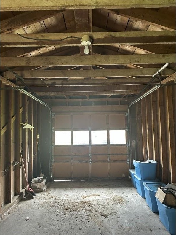 4625 Los Angeles St, Houston, TX 77026 - view of garage