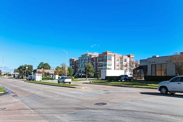 6100 Clarkson Ln, Houston, TX 77055