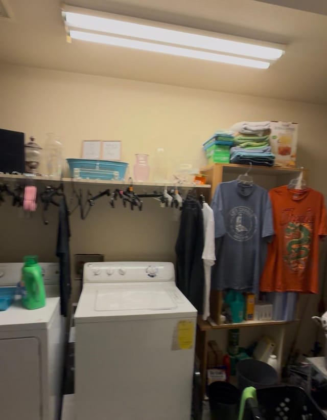 3201 Stallings Dr, Houston, TX 77088 - washroom with washing machine and clothes dryer