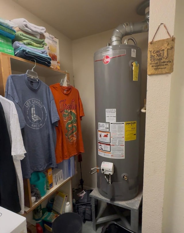 3201 Stallings Dr, Houston, TX 77088 - utilities featuring gas water heater
