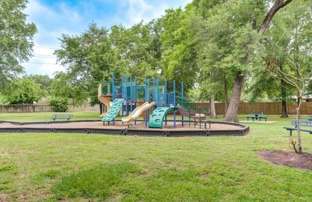 18042 Noble Forest Dr, Humble, TX 77346 - photo 4