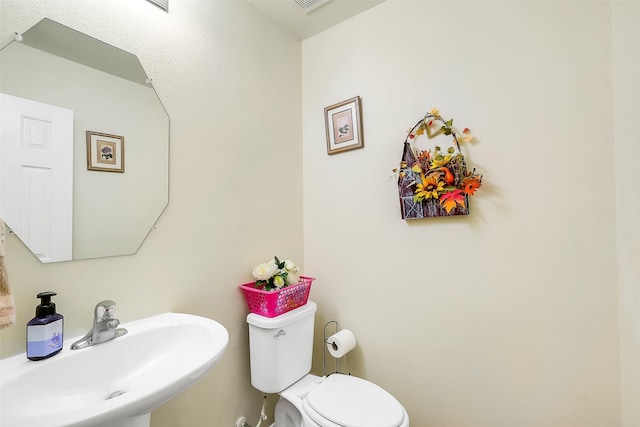 3705 Canterbury Park Dr, Pearland, TX 77584 - bathroom featuring a sink and toilet