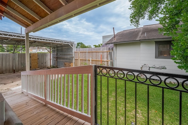 512 Threlkeld St, Houston, TX 77007 - view of wooden terrace