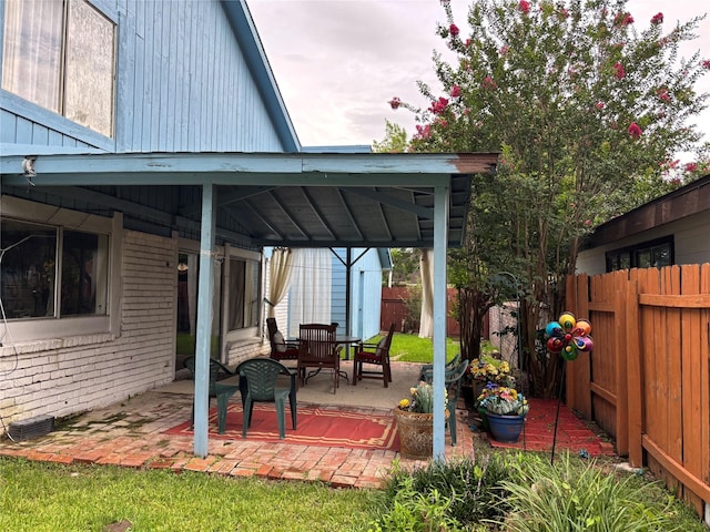 7642 Candlegreen Ln, Houston, TX 77071 - view of patio / terrace