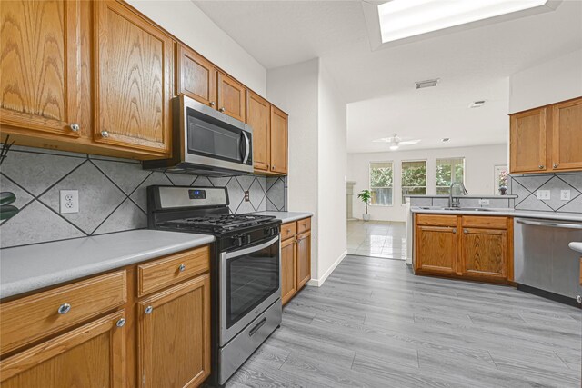 19438 Hillside Springs Cir, Houston, TX 77084 - photo 12