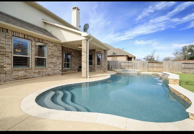 5011 Anthony Springs Ln, Sugar Land, TX 77479 - view of pool featuring a patio, a fenced backyard, a pool with connected hot tub, and ceiling fan