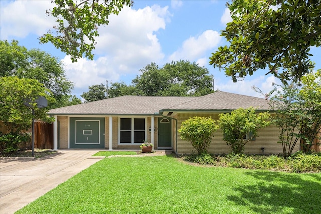 2110 Chippendale Rd, Houston, TX 77018 - single story home featuring roof with shingles and brick siding