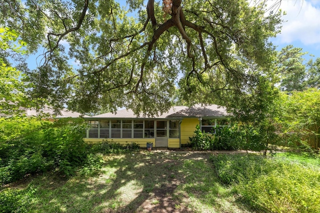 2110 Chippendale Rd, Houston, TX 77018 - back of property with a sunroom