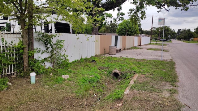 7445 Laura Koppe Rd, Houston, TX 77028