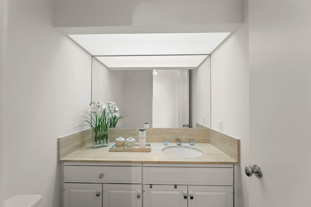 5555 Del Monte Dr Unit T24, Houston, TX 77056 - half bathroom featuring vanity and toilet