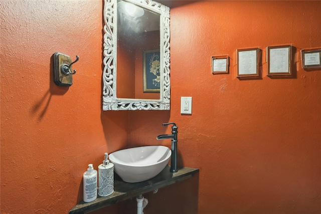 6442 Olympia Dr Unit 85, Houston, TX 77057 - bathroom featuring a sink