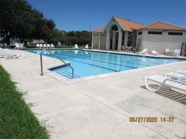 5211 Lagoon Ct, Bacliff, TX 77518 - photo 2