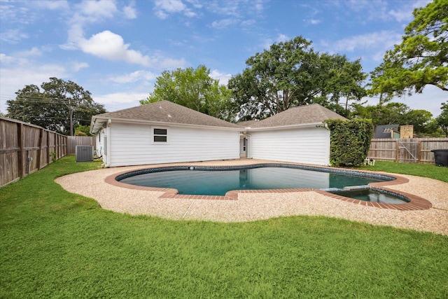 2902 Triway Ln, Houston, TX 77043 - view of swimming pool featuring a fenced backyard and a pool with connected hot tub