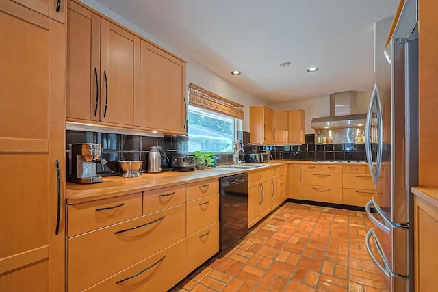 13115 Apple Tree Rd, Houston, TX 77079 - kitchen with dishwasher, freestanding refrigerator, light brown cabinets, decorative backsplash, and recessed lighting