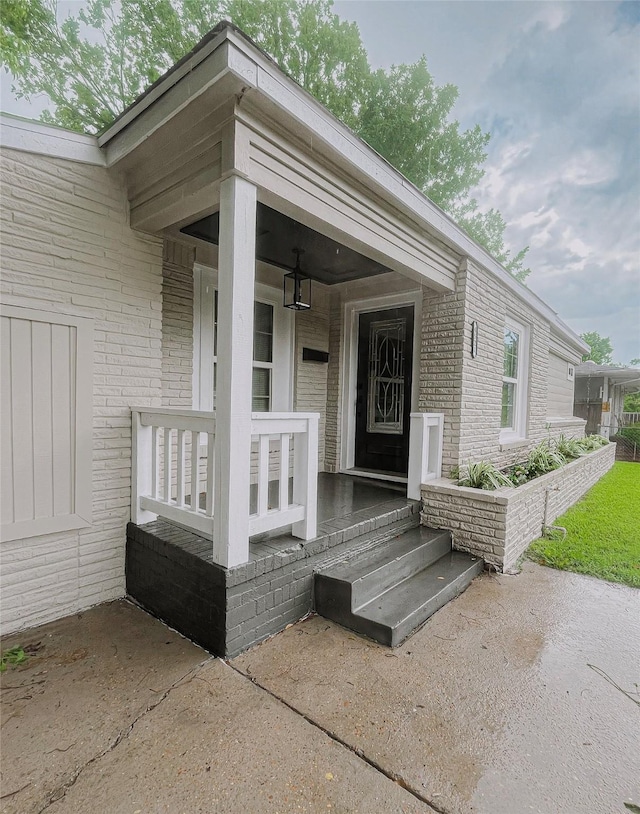 4521 Kingsbury St, Houston, TX 77021 - view of exterior entry featuring brick siding