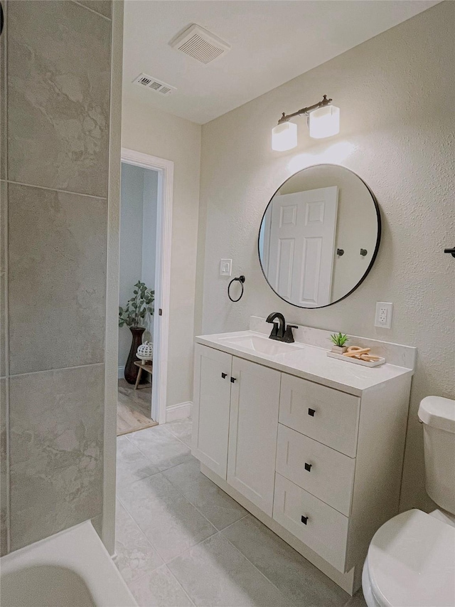 4521 Kingsbury St, Houston, TX 77021 - full bathroom with vanity and a bathtub