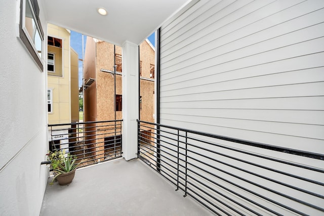 5502 Wheatley St Unit B, Houston, TX 77091 - view of balcony