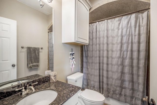 1013 Crocker St, Houston, TX 77019 - bathroom with vanity and a shower with curtain