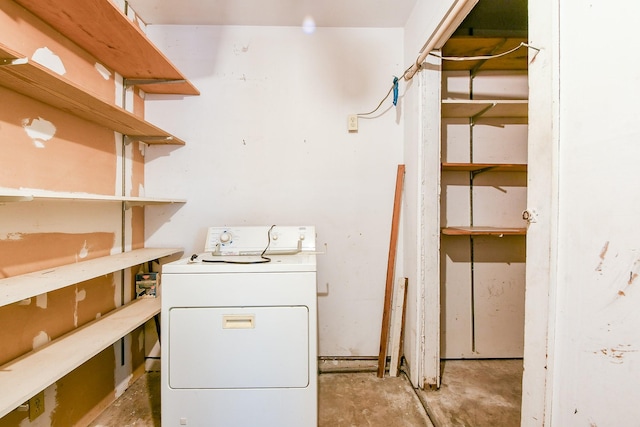 7111 Oak Village Dr, Houston, TX 77396 - laundry room with washer / clothes dryer