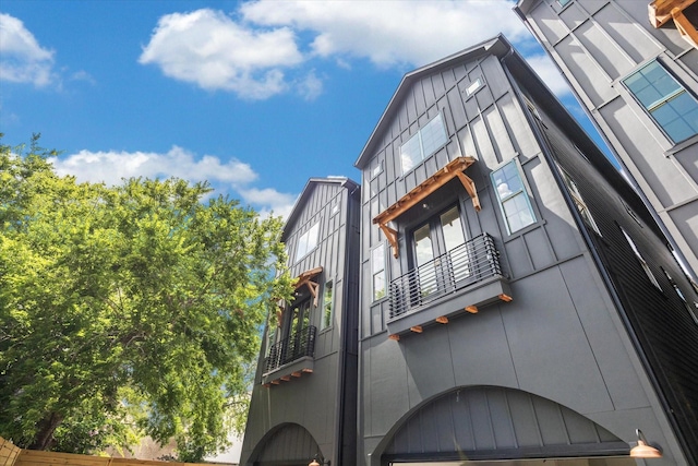 2221 Bevis St, Houston, TX 77008 - view of property