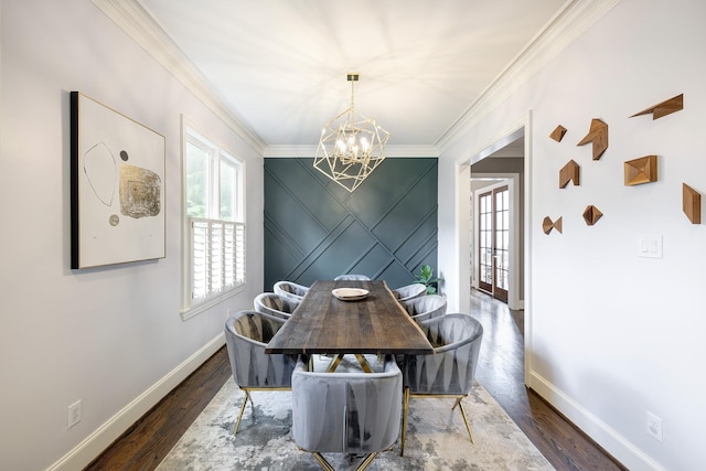 818 Waverly St, Houston, TX 77007 - dining room with healthy amount of natural light, crown molding, a chandelier, and dark wood-style floors