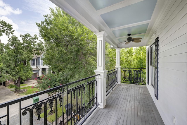 818 Waverly St, Houston, TX 77007 - wooden terrace featuring a ceiling fan