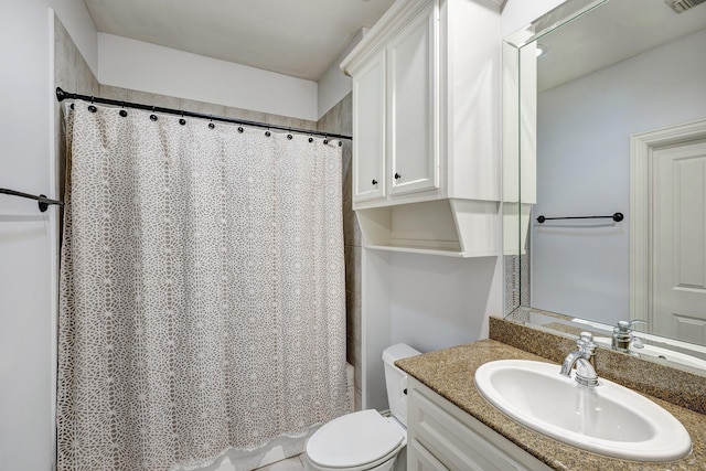 818 Waverly St, Houston, TX 77007 - bathroom featuring vanity and curtained shower