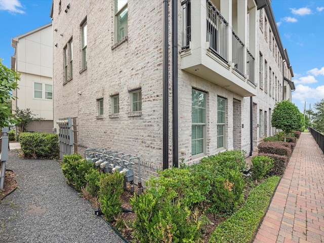 9660 Knight Rd, Houston, TX 77045 - view of side of property with brick siding